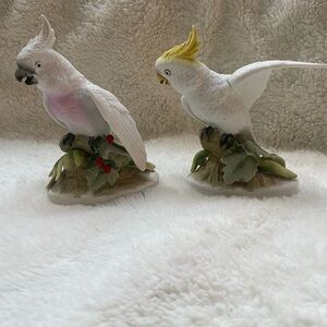 Lefton White Parrots Porcelain Bird Figurines -‎ 5” Tall - KW 141 A&B - Set of 2